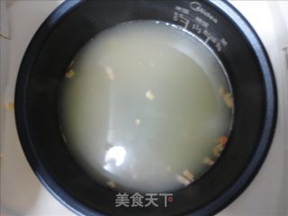 竽头芹菜海米粥的做法步骤：4
