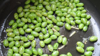 剁椒毛豆炒鸡蛋的做法步骤：7