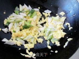 大葱鸡蛋炒薏米红豆饭的做法步骤：5