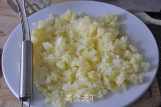 熏鱼焗土豆 – 用勺子大口吃的美味的做法步骤：4