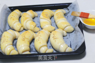 【金牛角面包】换个口味也精彩的做法步骤：8