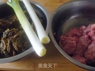 【怡汝私房面点】梅菜包子的做法步骤：2