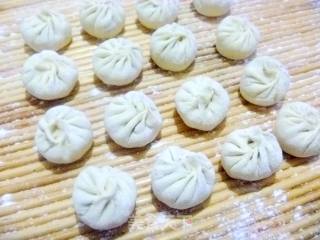 【怡汝私房面点】梅菜包子的做法步骤：13