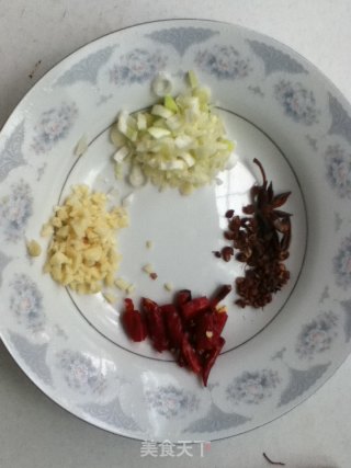 酸辣腌黄瓜的做法步骤：2