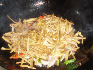 黄花炒肉的做法步骤：5