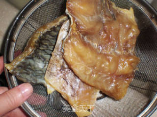 豉香咸鱼的做法步骤：1