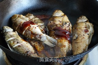 乳香鲫鱼的做法步骤：4