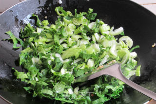 脆皮肠青菜炒饭的做法步骤：5