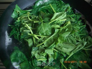 菠菜拌平菇的做法步骤：4