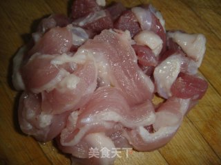 八月豆炒肉片的做法步骤：1