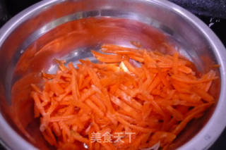 胡萝卜煎饼的做法步骤：2