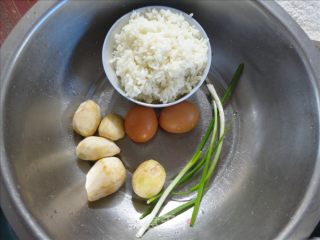 竽头炒饭的做法步骤：1