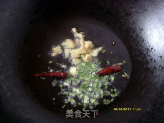 红烧栗子鸡的做法步骤：2