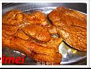 梅菜扣肉的做法步骤：2
