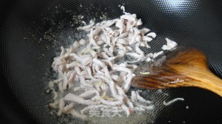 榨菜肉丝炒毛豆的做法步骤：4