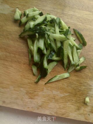 金针菇炒牛肉的做法步骤：2