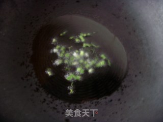 白玉菌菇蛤蜊汤的做法步骤：2