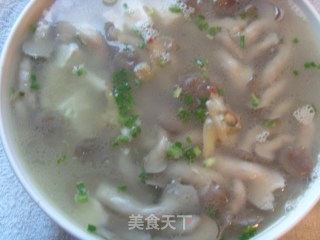 白玉菌菇蛤蜊汤的做法步骤：5