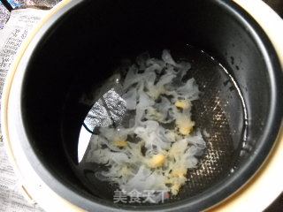 茉莉玫瑰银耳羹的做法步骤：4