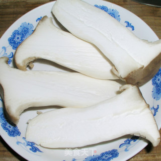 “蘑”力“食”足——香麻杏鲍菇的做法步骤：1