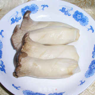 “蘑”力“食”足——香麻杏鲍菇的做法步骤：5