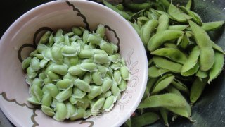 香干肉丝炒毛豆的做法步骤：1