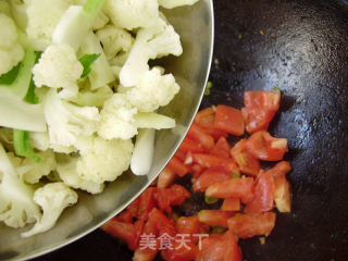 家常菜----西红柿炒菜花的做法步骤：6