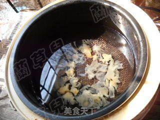 花生红枣银耳羹的做法步骤：3
