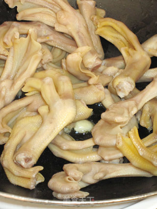 美味到停不了嘴的香卤鸭脚的做法步骤：5