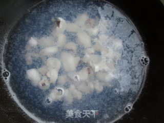 韭菜花炒章鱼的做法步骤：3