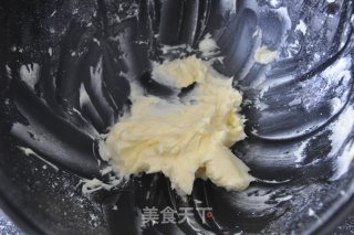 松软的红豆沙奶酥面包的做法步骤：9