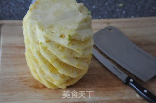 酸酸甜甜的 菠萝朗母牛角包的做法步骤：5