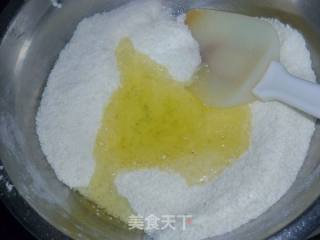 下午茶轻松做：美味椰蓉球的做法步骤：3