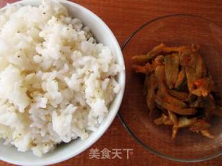 榨菜肉丝炒高粱米饭的做法步骤：1
