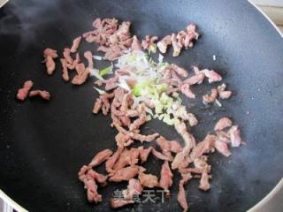 榨菜肉丝炒高粱米饭的做法步骤：5