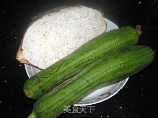 家乡菜--水瓜焖芋头的做法步骤：1