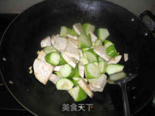 家乡菜--水瓜焖芋头的做法步骤：4