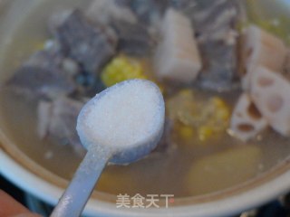 玉米莲藕脊骨汤的做法步骤：8