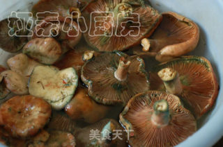 原味丛菌汤的做法步骤：1