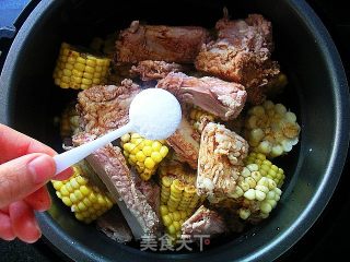 玉米炖排骨的做法步骤：9