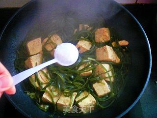 高汤海带炖豆腐的做法步骤：10