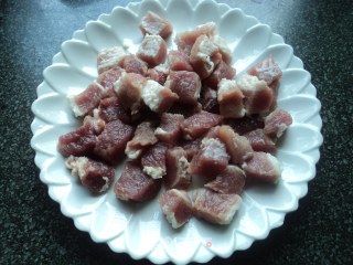 汤汁拌饭一流的【杂蔬猪肉粒】的做法步骤：2