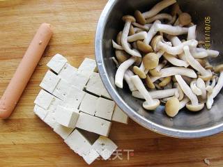 蟹味菇烧豆腐的做法步骤：1