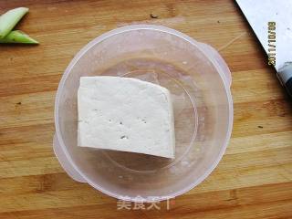 蒜汁豆腐的做法步骤：1