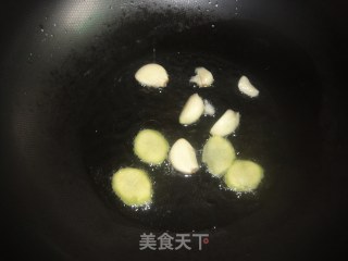 红烧大虾的做法步骤：2