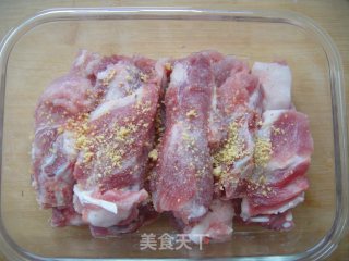 无肉不欢－－柚子酱排骨的做法步骤：3