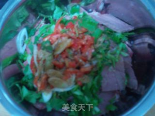 凉拌五香牛肉的做法步骤：4