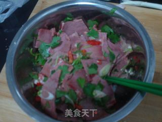 凉拌五香牛肉的做法步骤：5