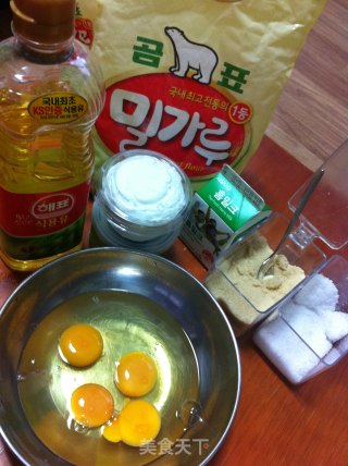 电饭锅做蛋糕的做法步骤：1