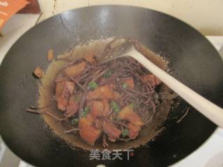 茶树菇红烧肉的做法步骤：11